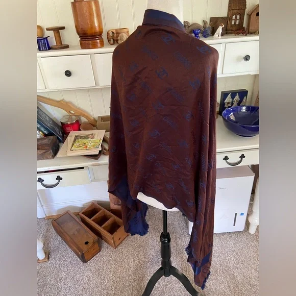 Chanel - Picture 2 of 5